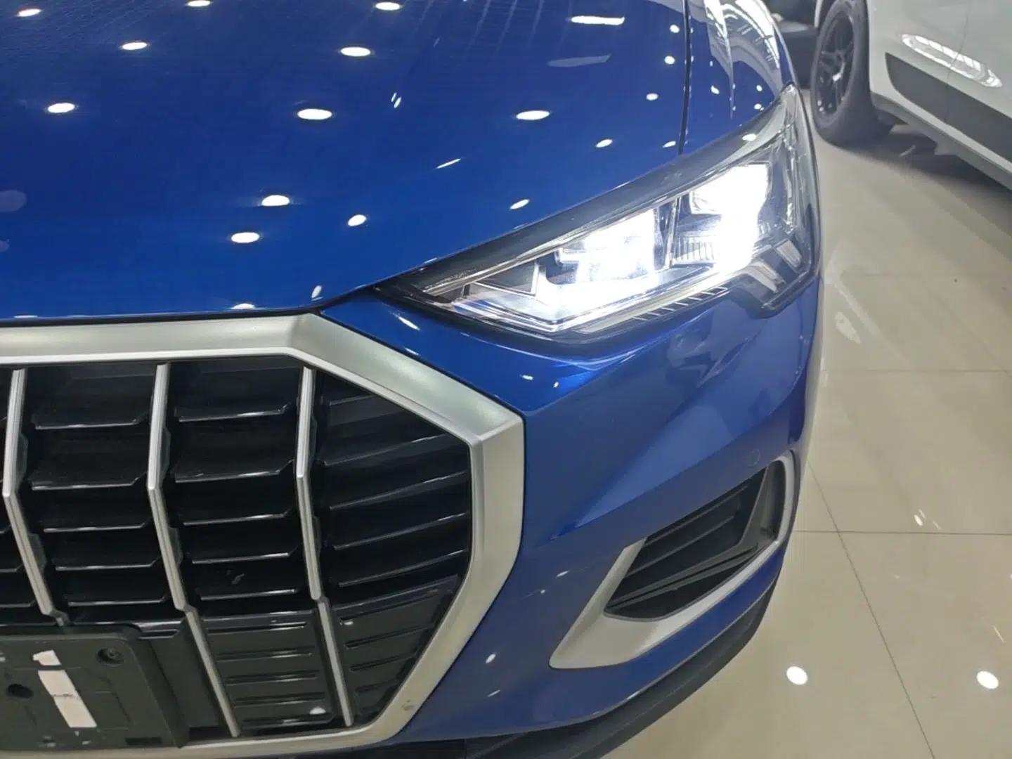 Audi Q3 2019 40 TFSI Fashionable and Elegant Model — миниатюра 8