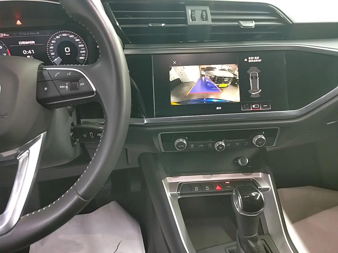 Audi Q3 2019 35 TFSI Advanced Style Edition — миниатюра 15