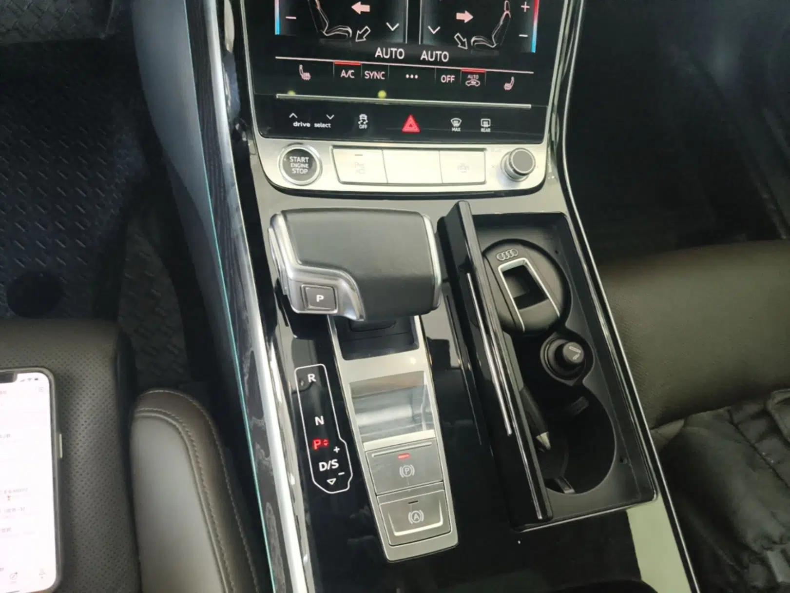 Audi A8 2021 A8L 50 TFSI quattro Comfort Model — миниатюра 16