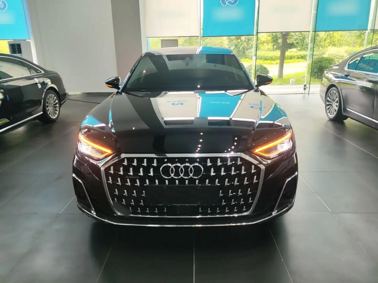 Audi A8 2023 A8L 45 TFSI quattro Luxury Model — миниатюра 2