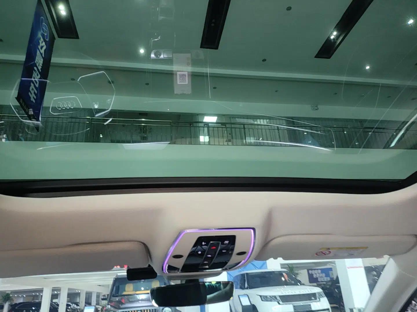 Audi A8 2023 A8L 45 TFSI quattro Luxury Model — миниатюра 21