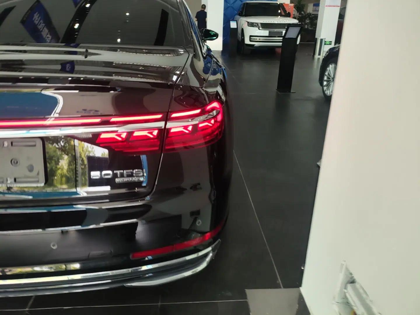 Audi A8 2023 A8L 45 TFSI quattro Luxury Model — миниатюра 9