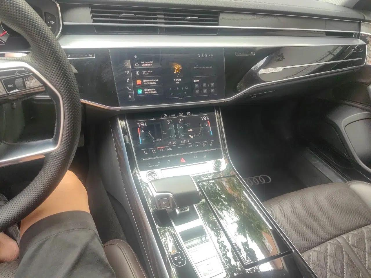 Audi A8 2022 A8L 50 TFSI quattro Comfort Edition Collector's Model — миниатюра 13