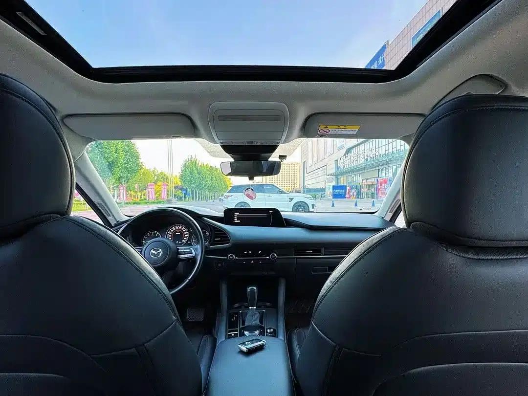 Mazda3 Axela 2020 1.5L Automatic Premium Edition — миниатюра 6