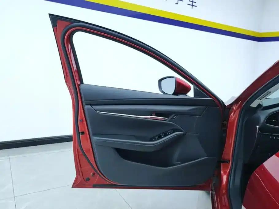 Mazda3 Axela 2020 2.0L Automatic Premium Edition — миниатюра 7