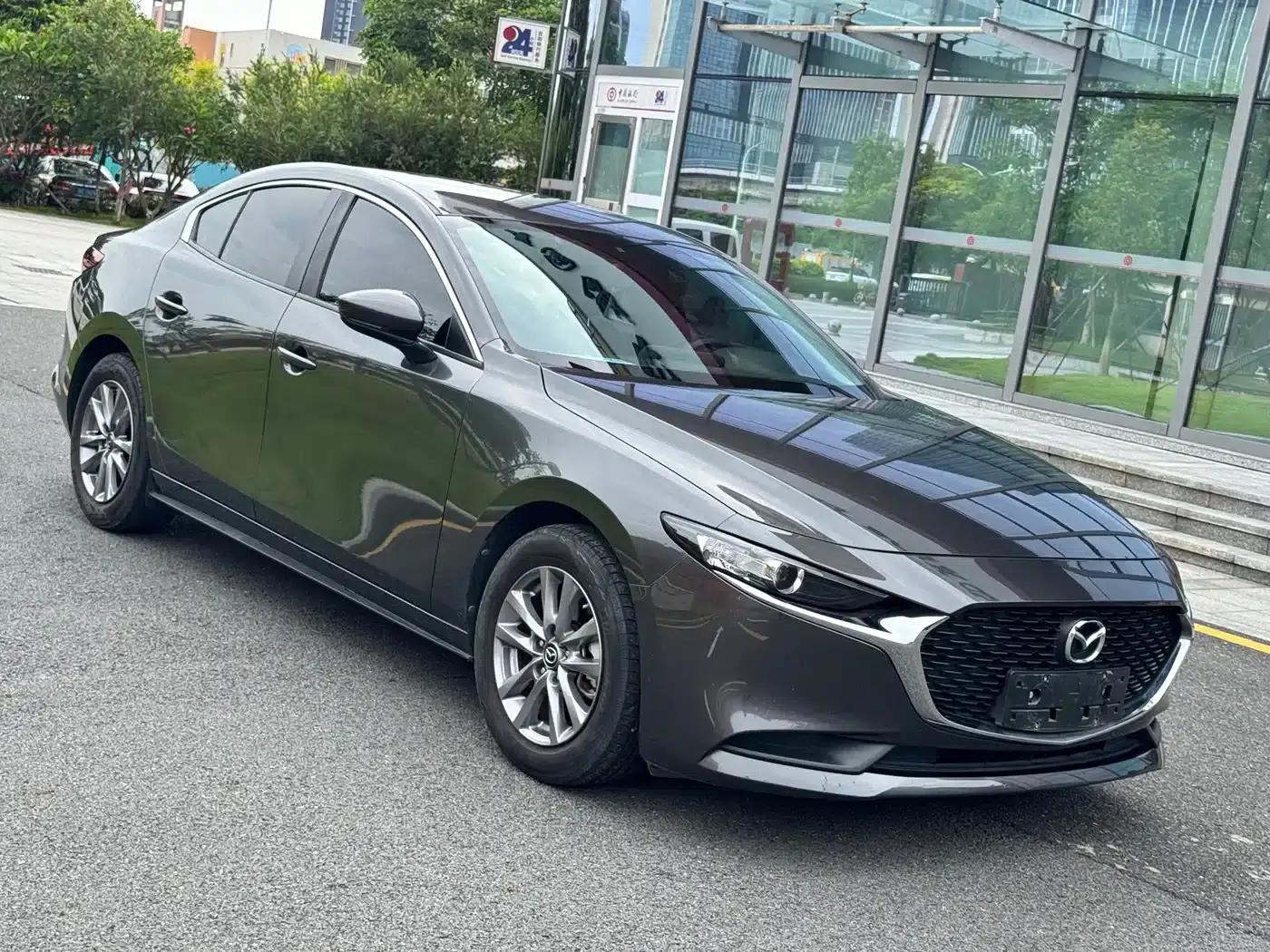 Mazda3 Axela 2021 1.5L Automatic Premium Edition — миниатюра 3