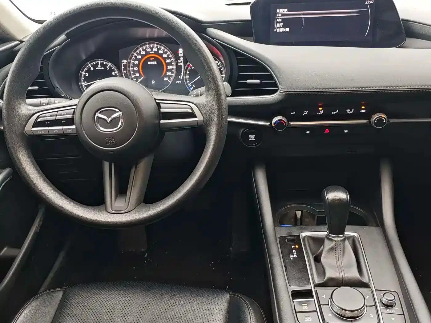 Mazda3 Axela 2021 1.5L Automatic Premium Edition — миниатюра 4