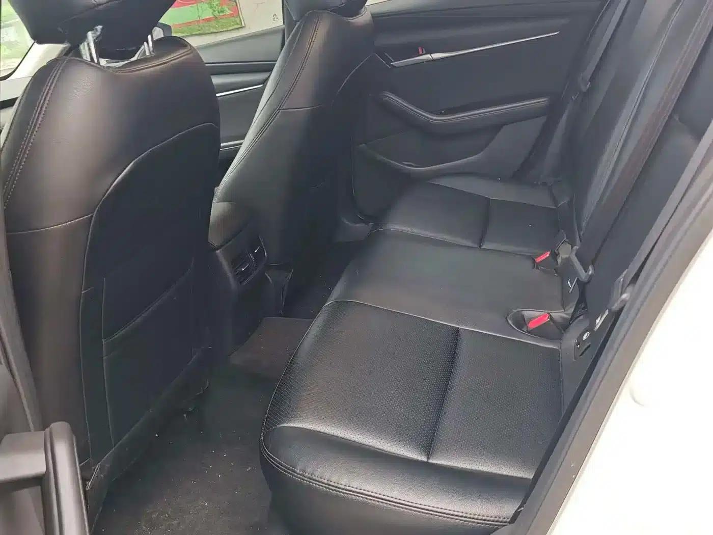 Mazda3 Axela 2021 1.5L Automatic Premium Edition — миниатюра 6