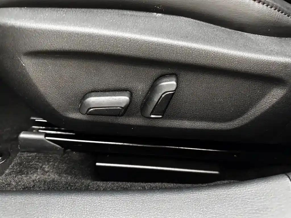 Mazda3 Axela 2021 2.0L Automatic Premium Edition — миниатюра 18