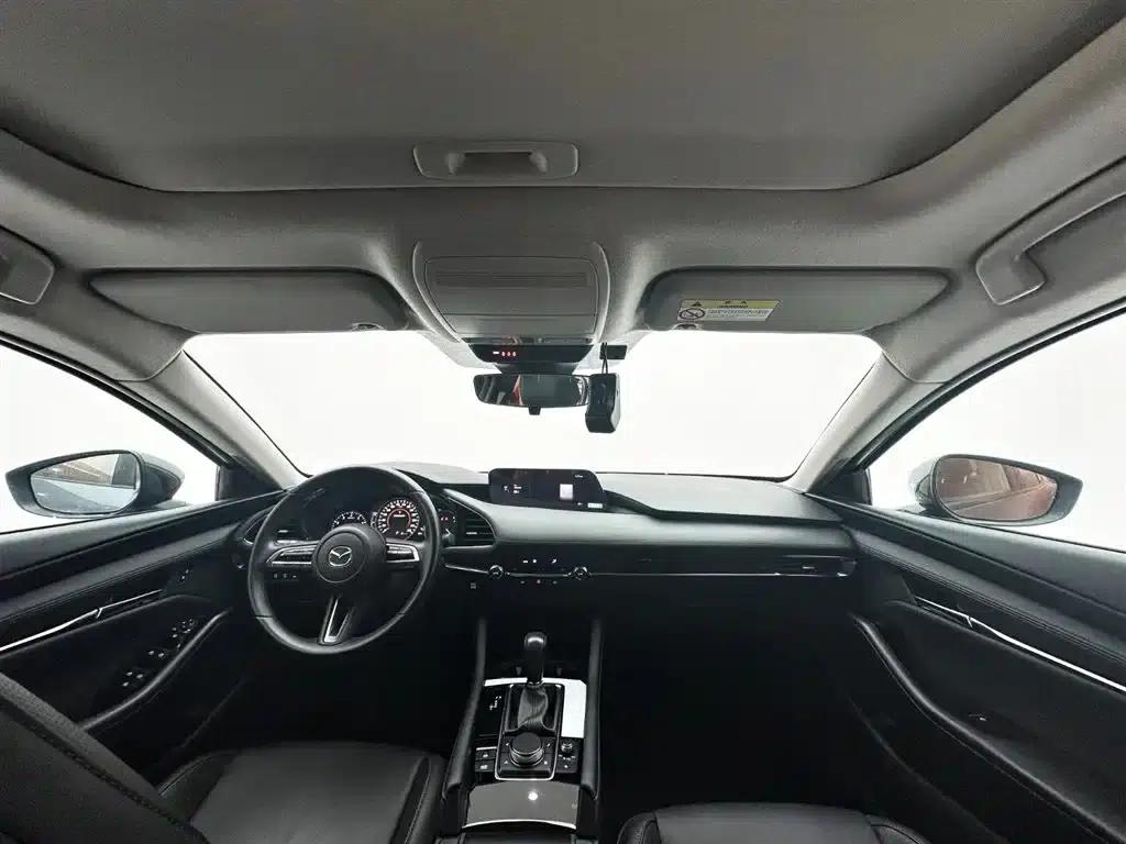 Mazda3 Axela 2021 2.0L Automatic Premium Edition — миниатюра 10