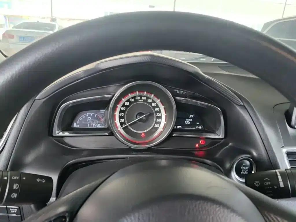 Mazda3 Axela 2016 Sedan 1.5L Automatic Luxury — миниатюра 12