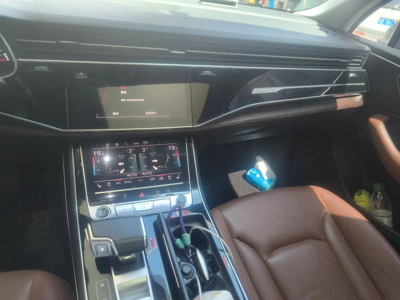 Audi Q7 2021 45 TFSI quattro S line Sport model — миниатюра 13