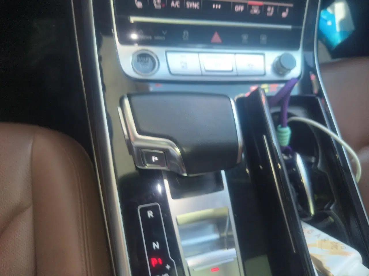 Audi Q7 2021 45 TFSI quattro S line Sport model — миниатюра 14