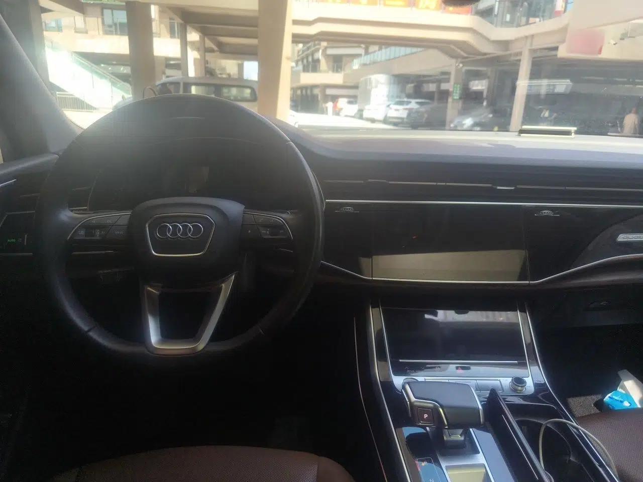 Audi Q7 2021 45 TFSI quattro S line Sport model — миниатюра 9