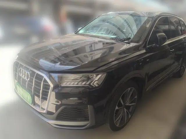 Audi Q7 2021 45 TFSI quattro S line Sport model