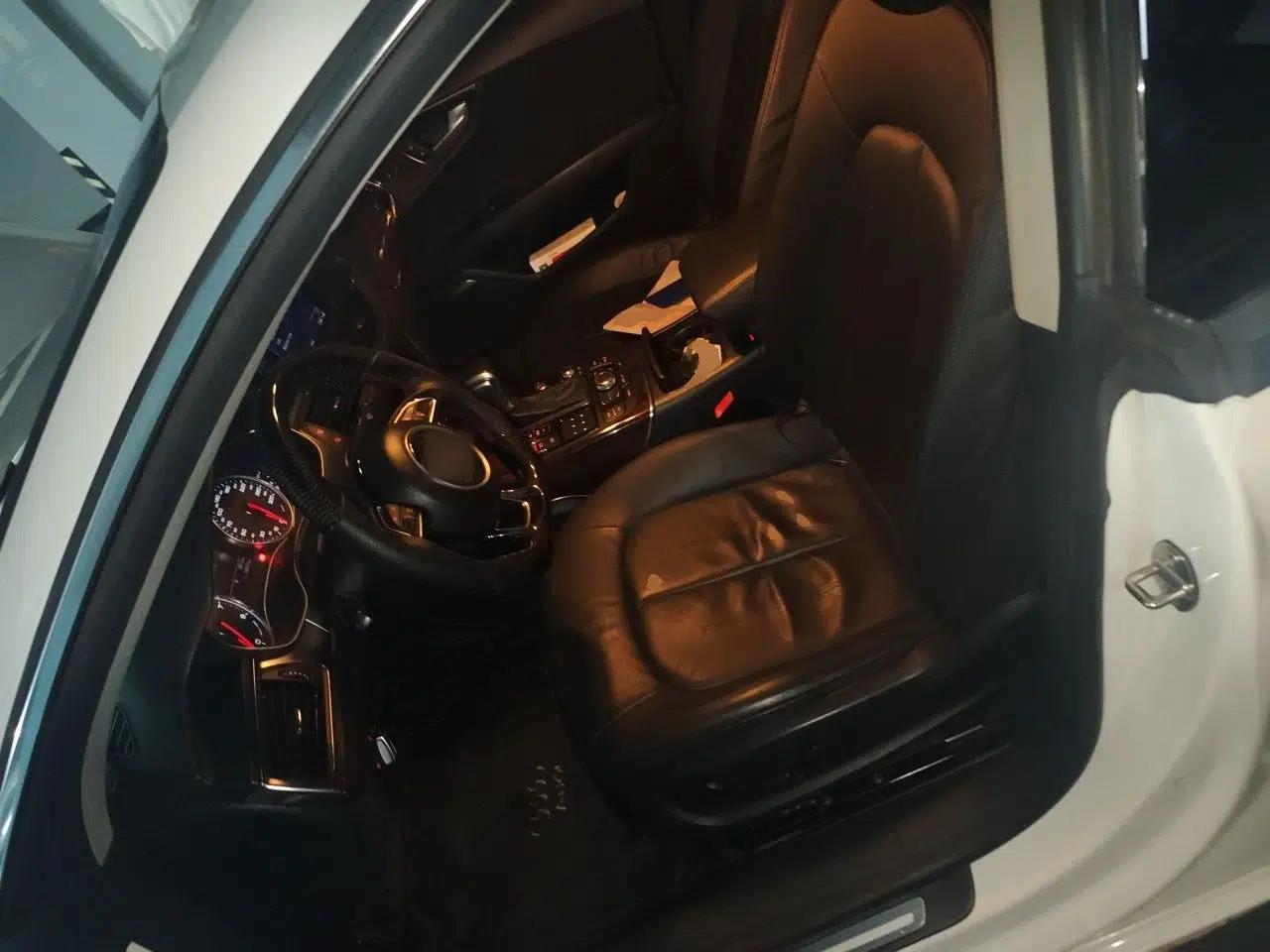Audi A7 2013 50 TFSI quattro Comfort trim — миниатюра 15