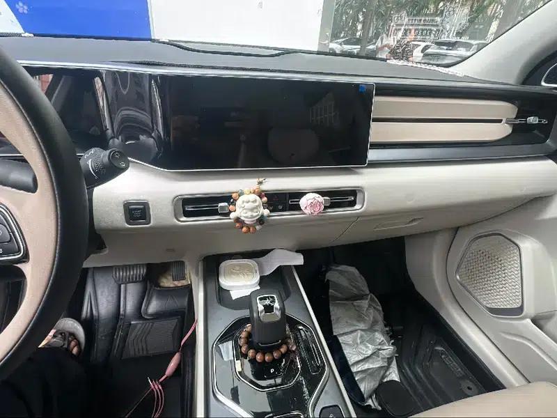 Geely ICON 2023 1.5TD Chocolate Premium Edition — миниатюра 8