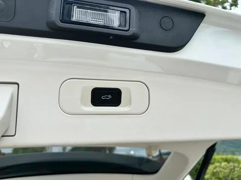 Geely ICON 2023 1.5TD Chocolate Premium Edition — миниатюра 10