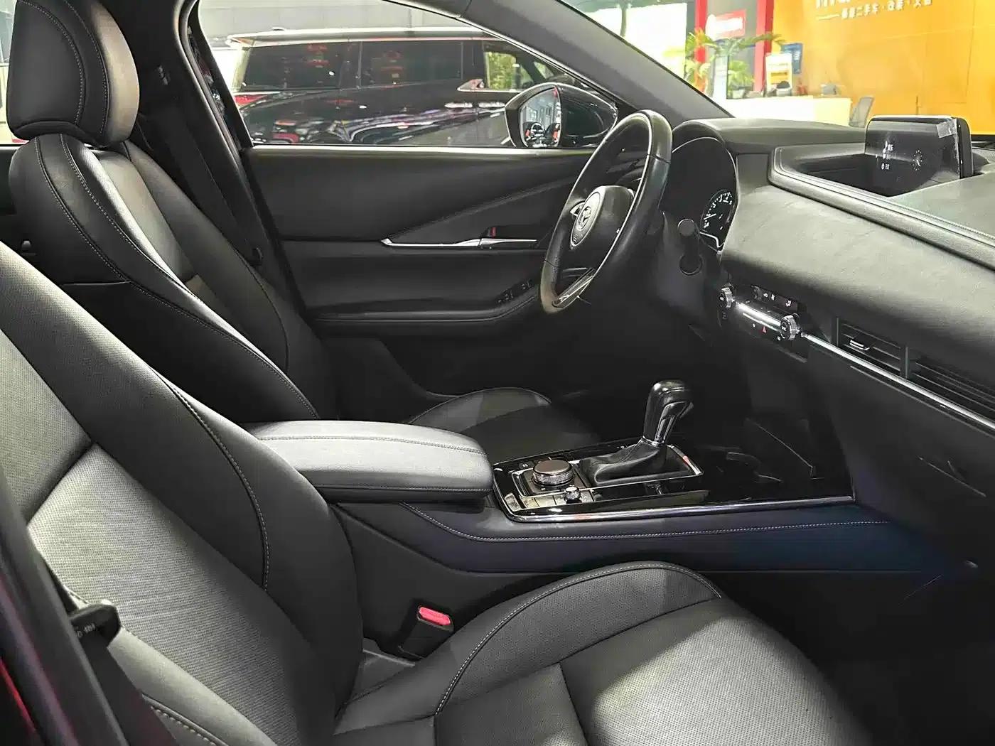 Mazda CX-30 2022 2.0L Automatic Elegance Edition — миниатюра 15