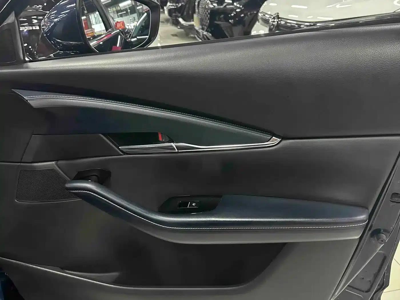 Mazda CX-30 2022 2.0L Automatic Elegance Edition — миниатюра 20