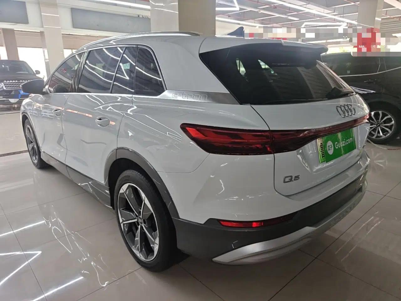 Audi Q5 e-tron 2022 40 e-tron Starlight Edition Brocade Suit Day-Chasing Version — миниатюра 4