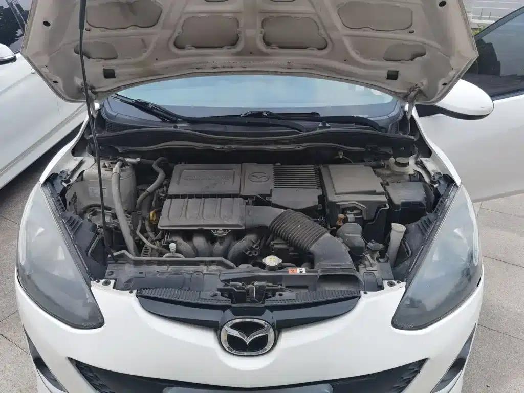 Mazda2 2012 Hatchback Dynamic 1.5L Automatic Value Edition — миниатюра 11