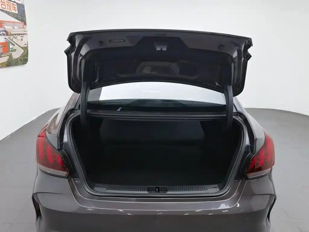 MG5 2023 180DVVT CVT Luxury Edition — миниатюра 16