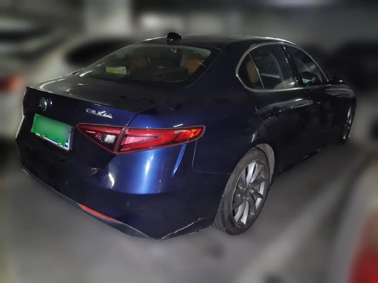 Alfa Romeo Giulia 2017 2.0T 200HP Luxury Edition — миниатюра 6