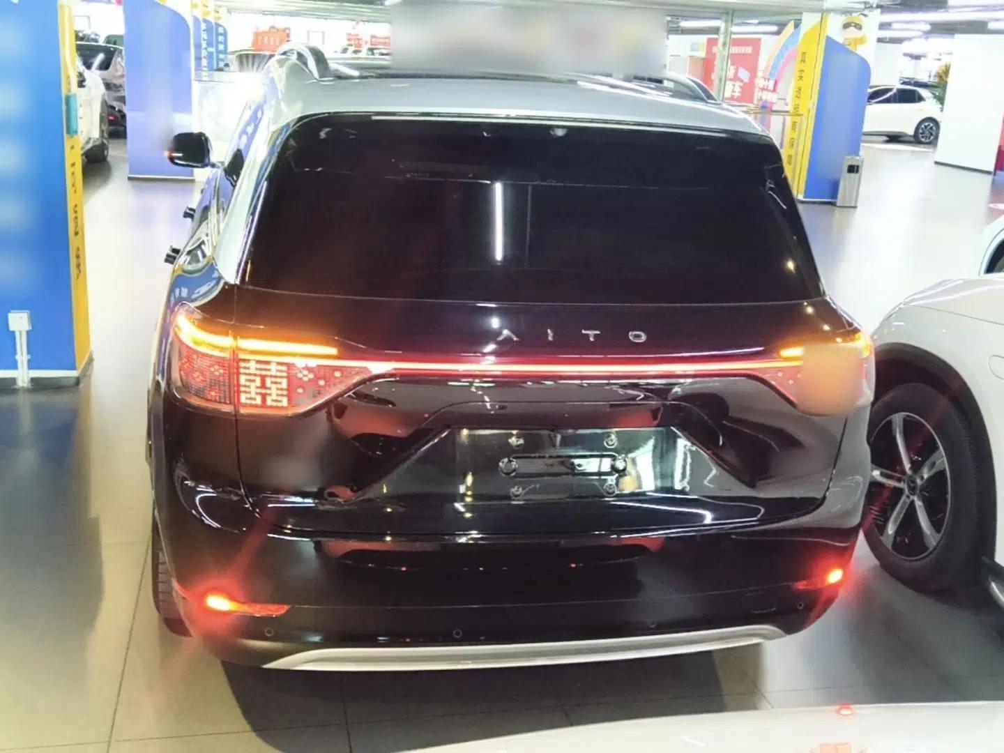Hima AITO M9 2024 Range-Extended Ultra Version 52 kWh 6-Seater Model — миниатюра 5