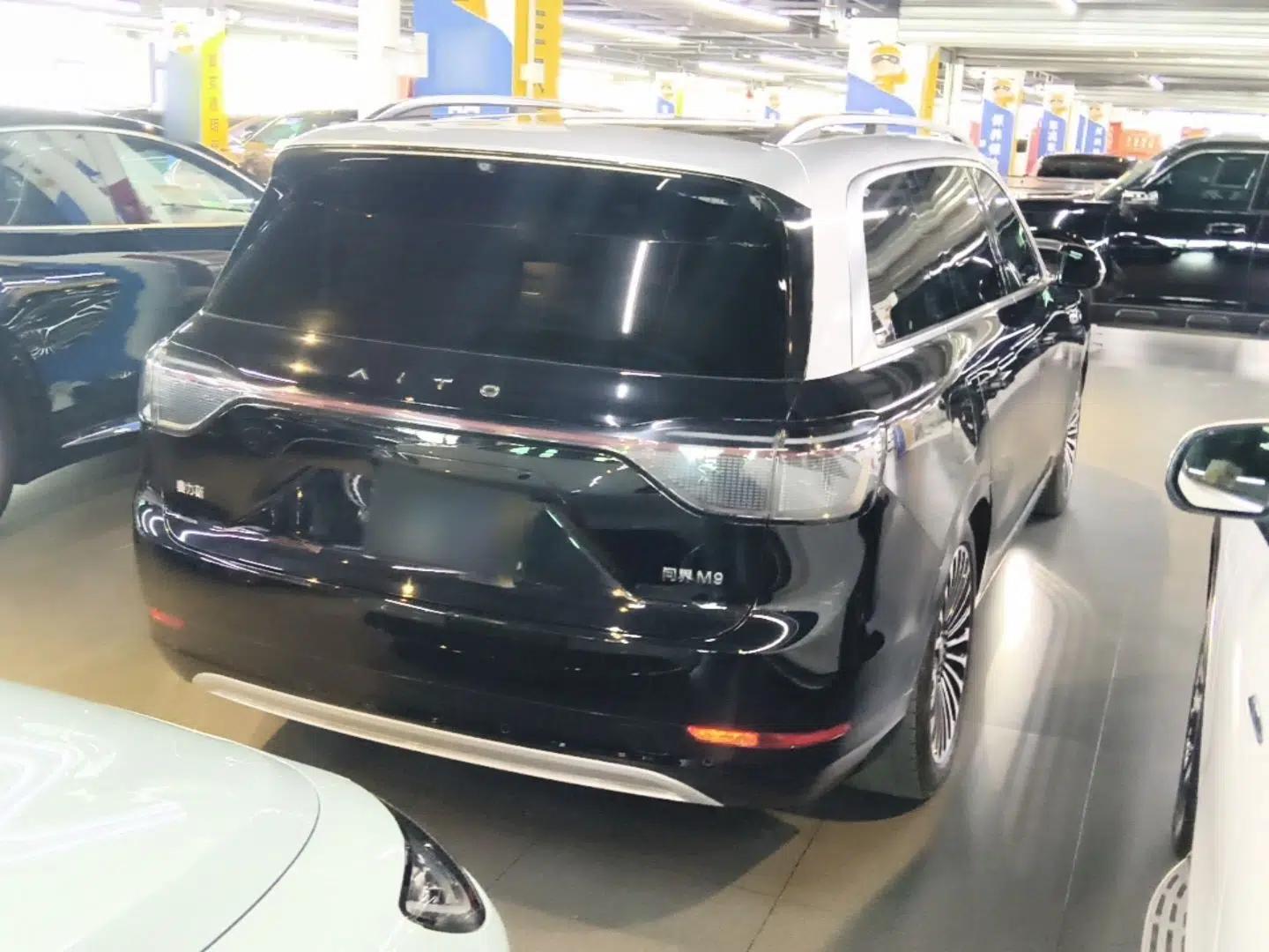 Hima AITO M9 2024 Range-Extended Ultra Version 52 kWh 6-Seater Model — миниатюра 6