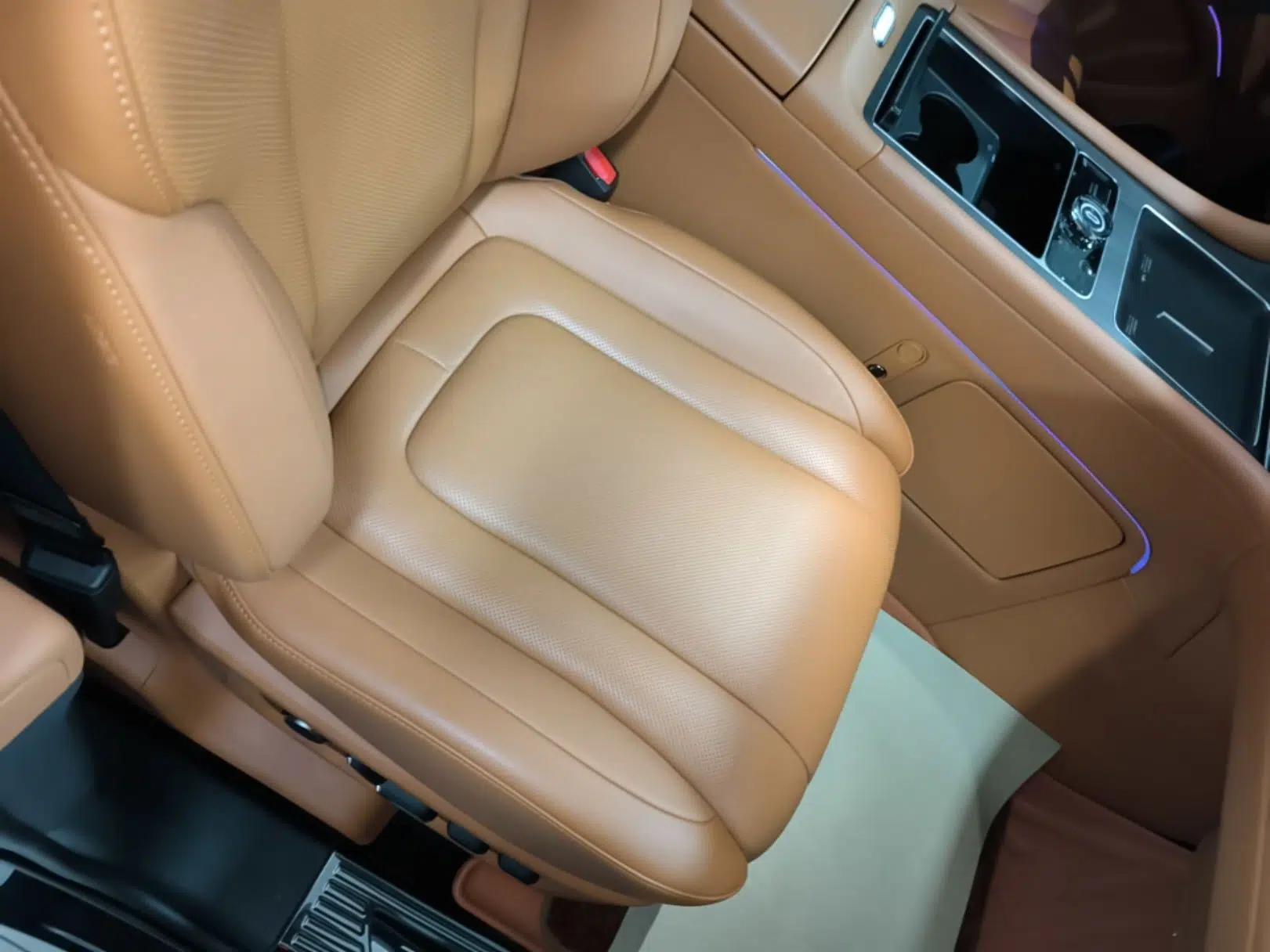 Hima AITO M9 2024 Range-Extended Ultra Version 42 kWh 6-Seater Model — миниатюра 19