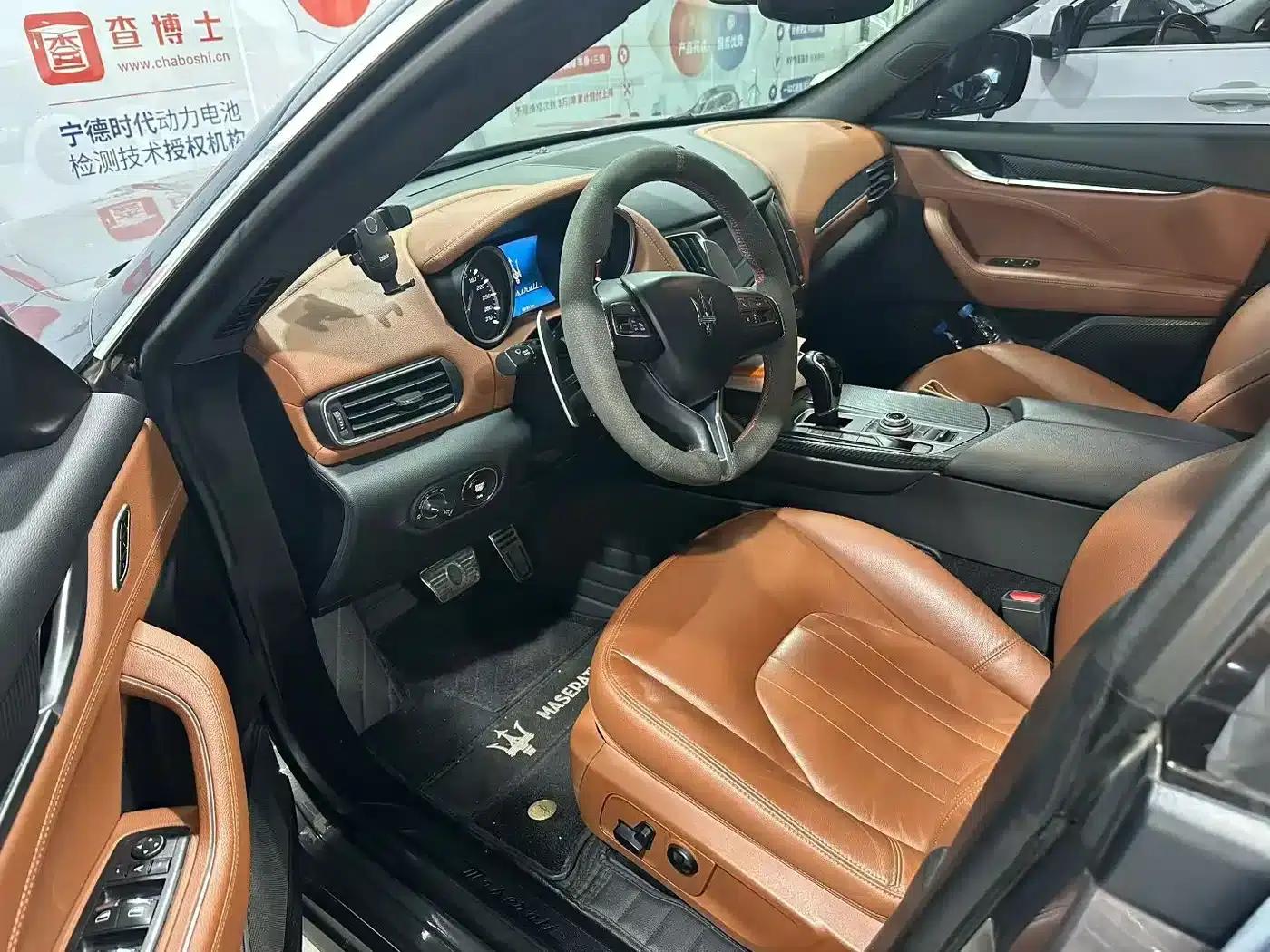 2018 Levante 3.0T Classic Edition — миниатюра 3