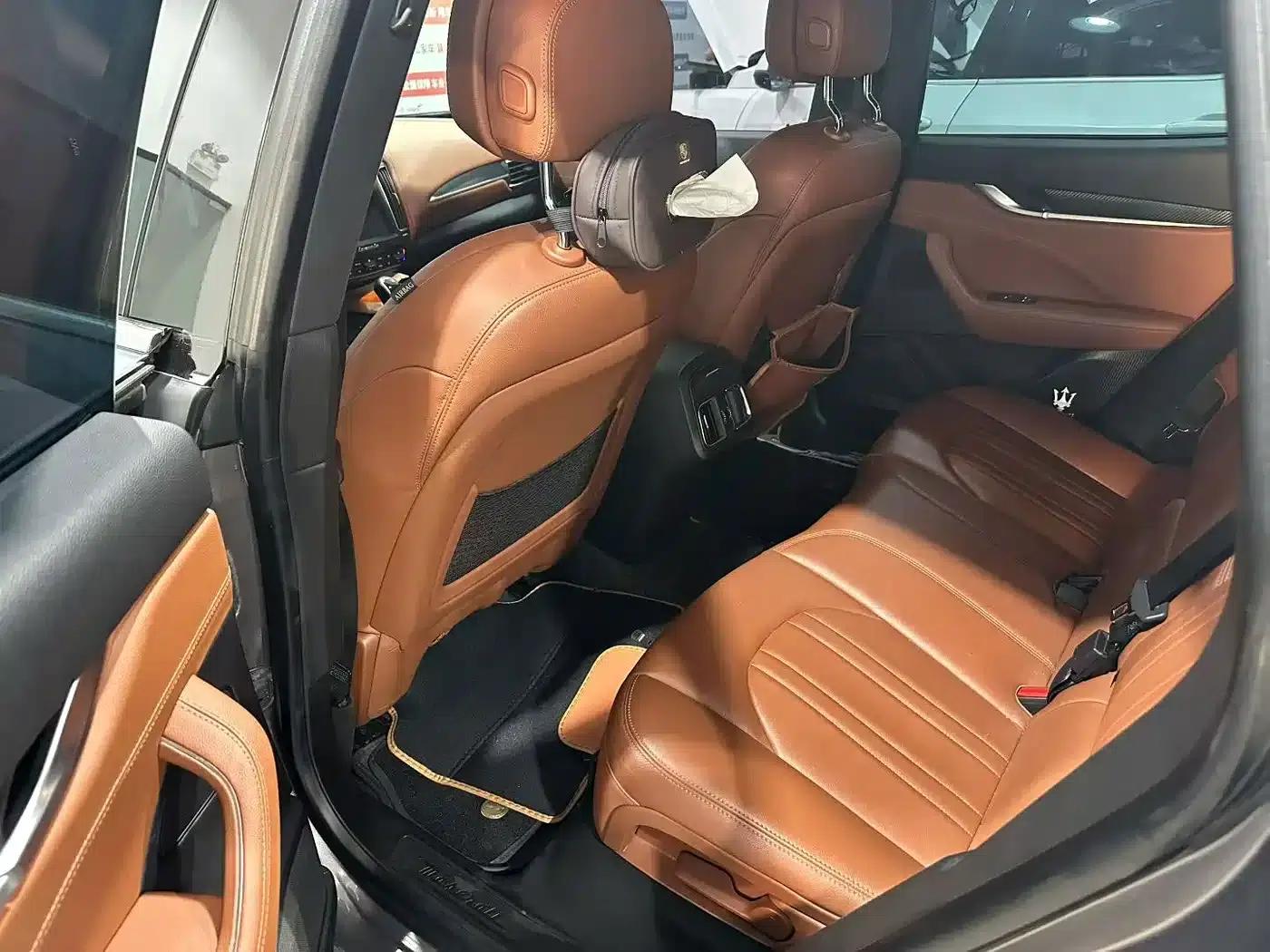 2018 Levante 3.0T Classic Edition — миниатюра 4