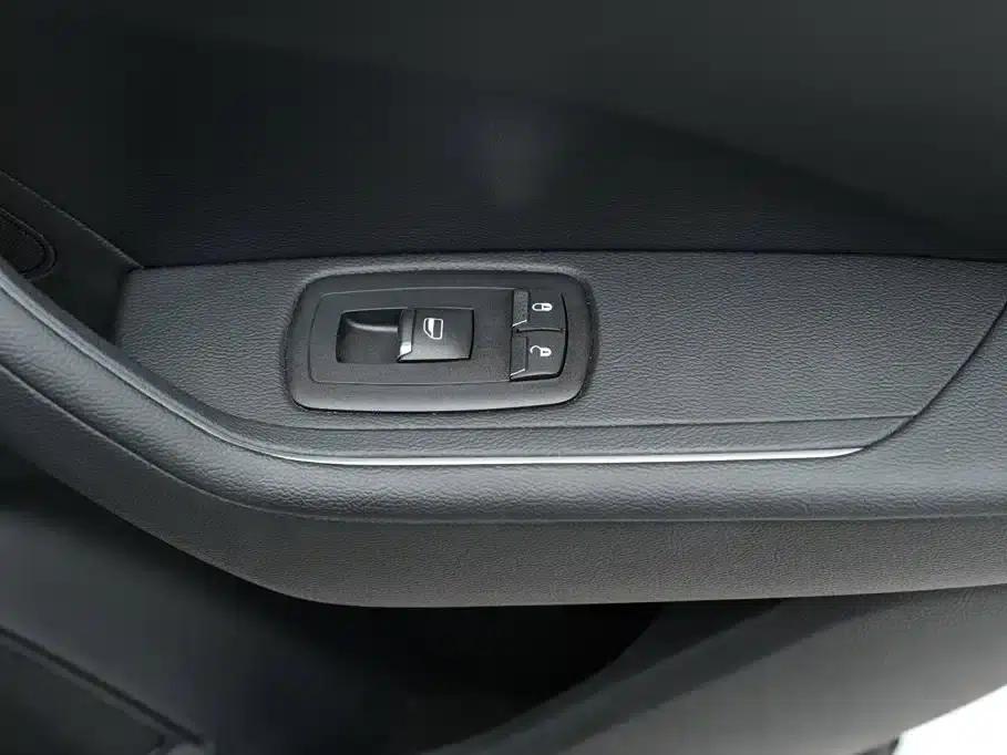 2017 Levante 3.0T Diesel European Spec — миниатюра 30