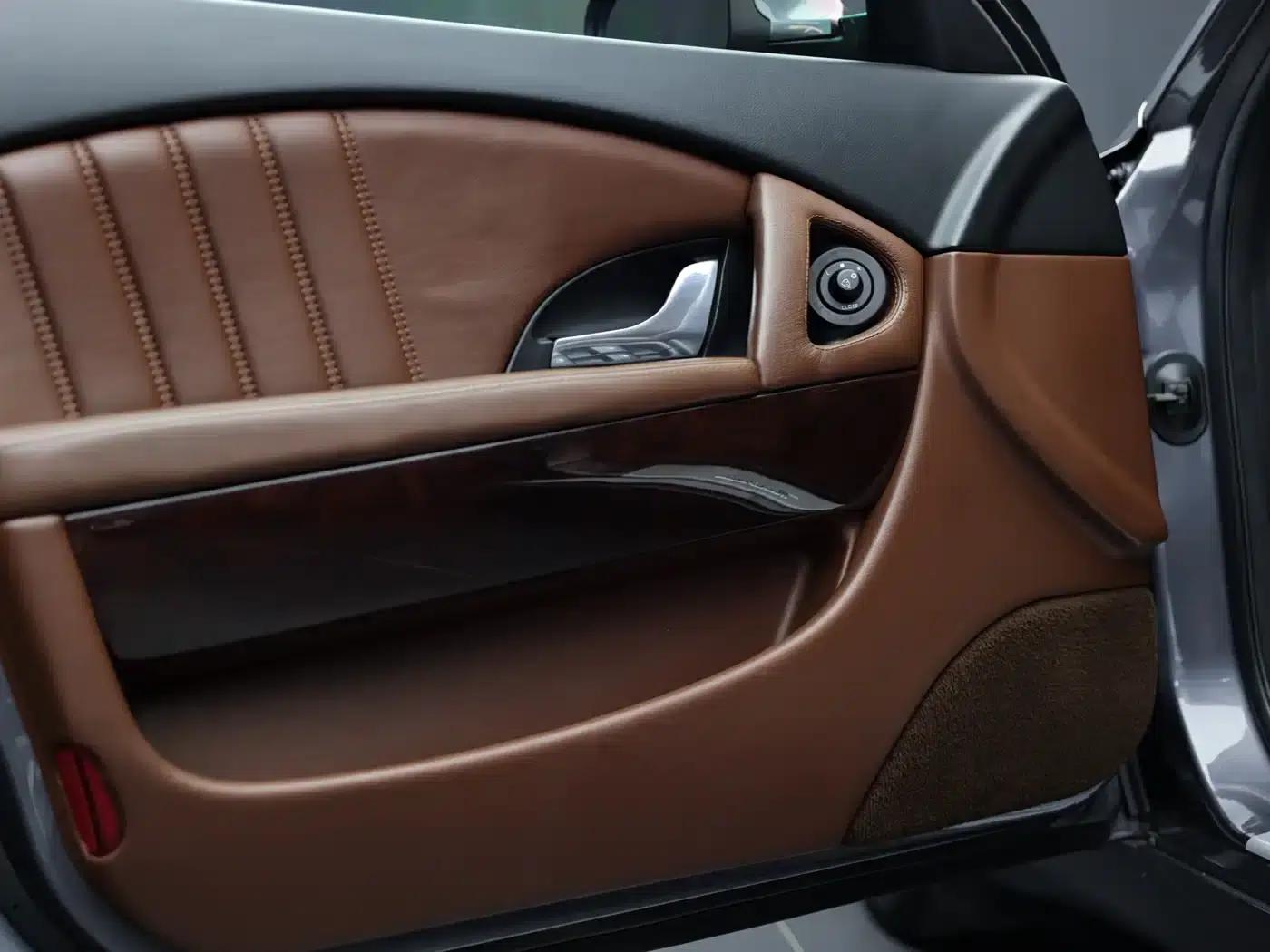 2010 Quattroporte 4.7L Executive Edition — миниатюра 11