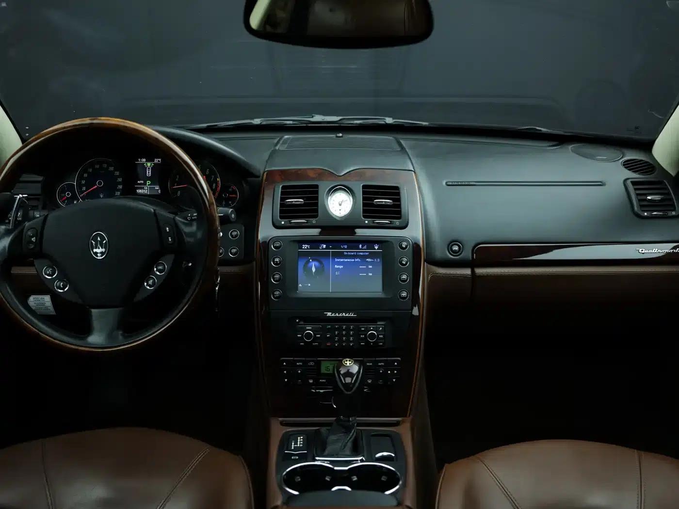 2010 Quattroporte 4.7L Executive Edition — миниатюра 18