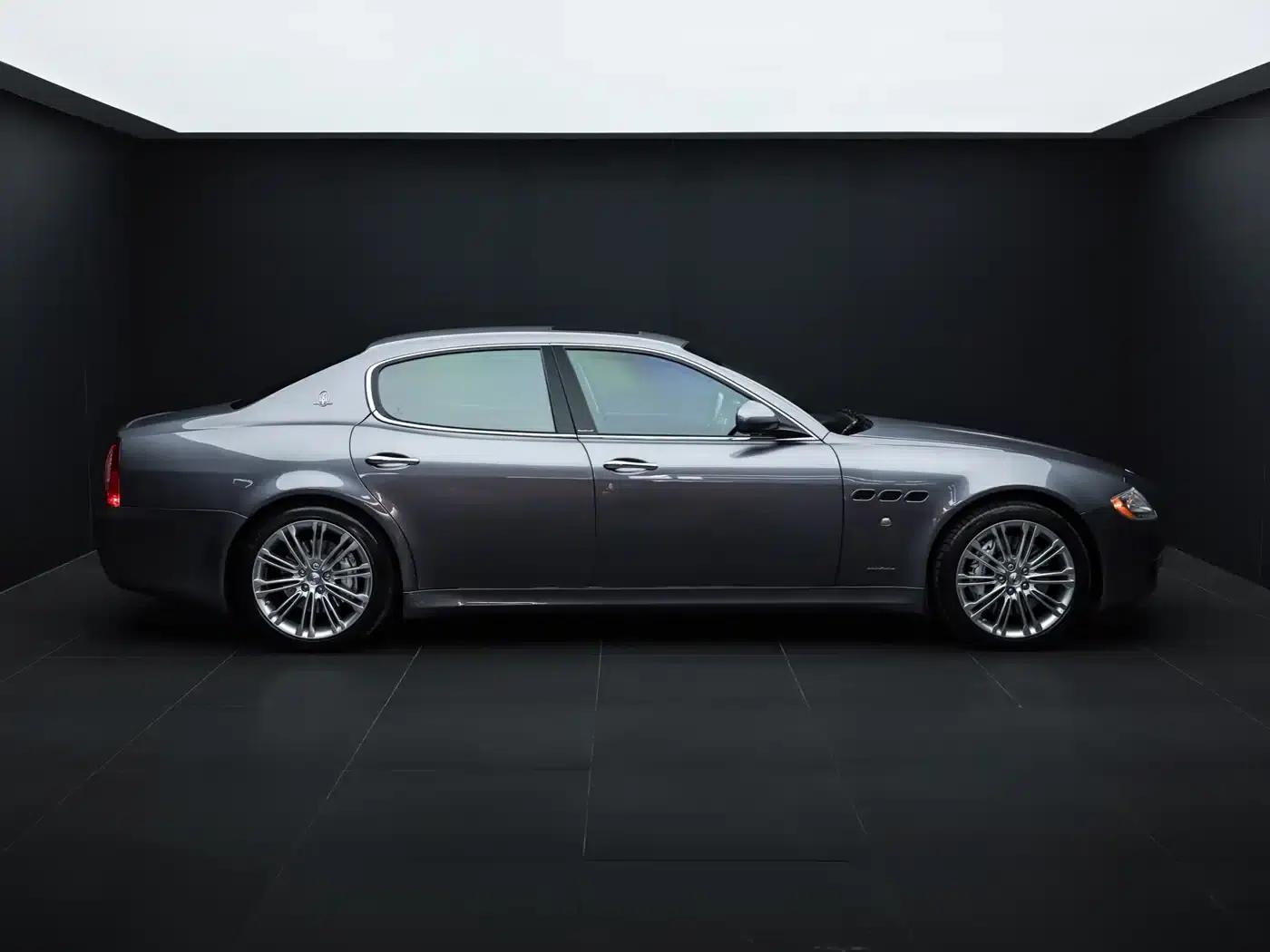 2010 Quattroporte 4.7L Executive Edition — миниатюра 3