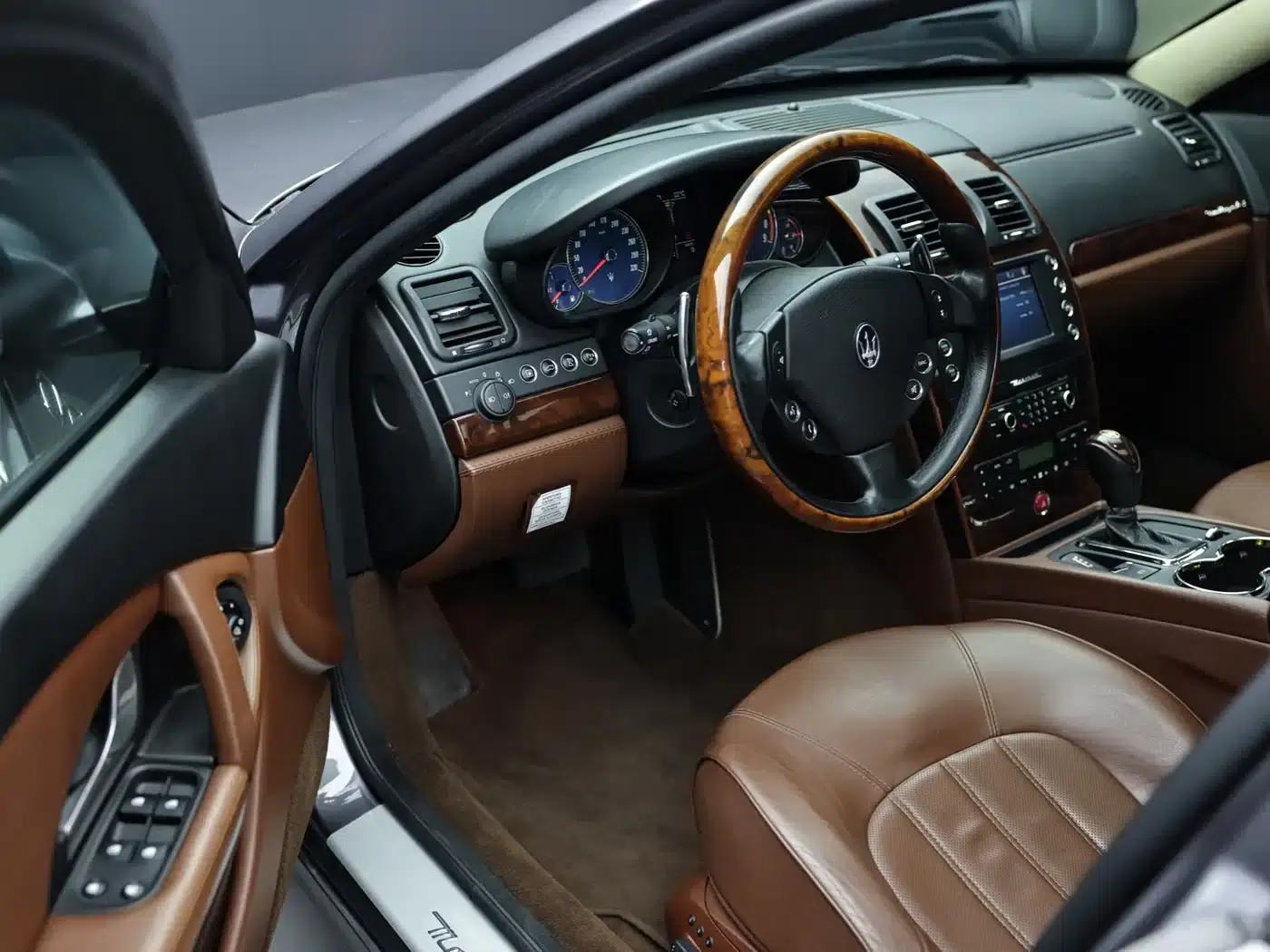 2010 Quattroporte 4.7L Executive Edition — миниатюра 8
