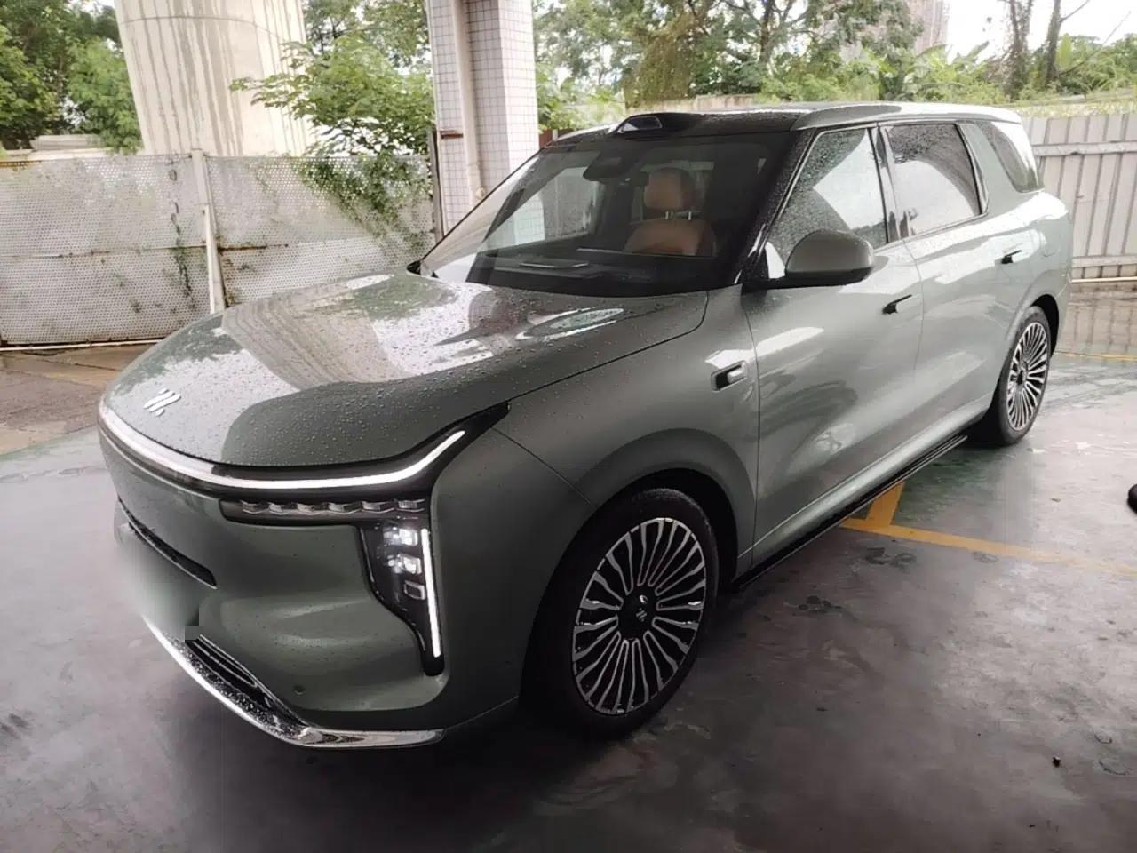 IM Zhiji LS8 2026 Model 52 Max+ Luxury Six-Seat — миниатюра 1