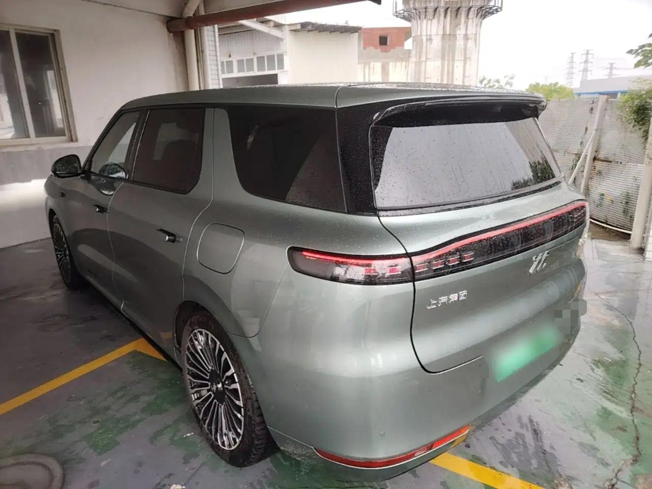 IM Zhiji LS8 2026 Model 52 Max+ Luxury Six-Seat — миниатюра 13