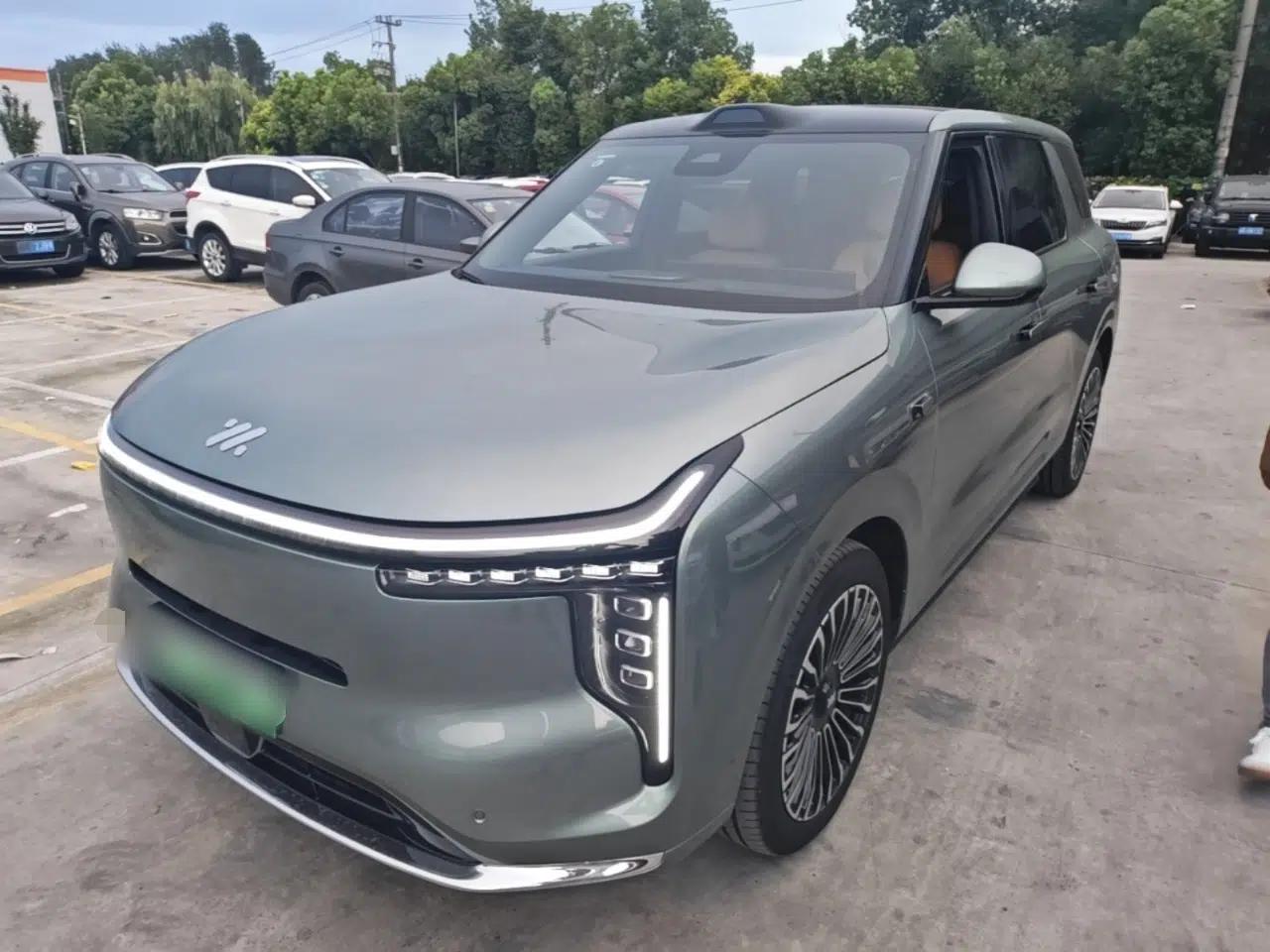IM Zhiji LS8 2026 Model 52 Max+ Luxury Six-Seat — миниатюра 1