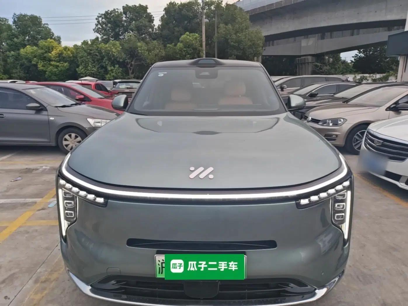 IM Zhiji LS8 2026 Model 52 Max+ Luxury Six-Seat — миниатюра 2
