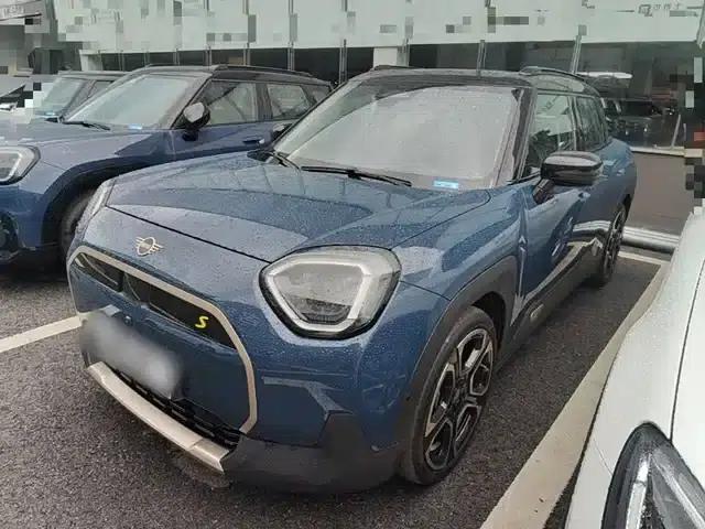 2024 Electric MINI Aceman SE Artist
