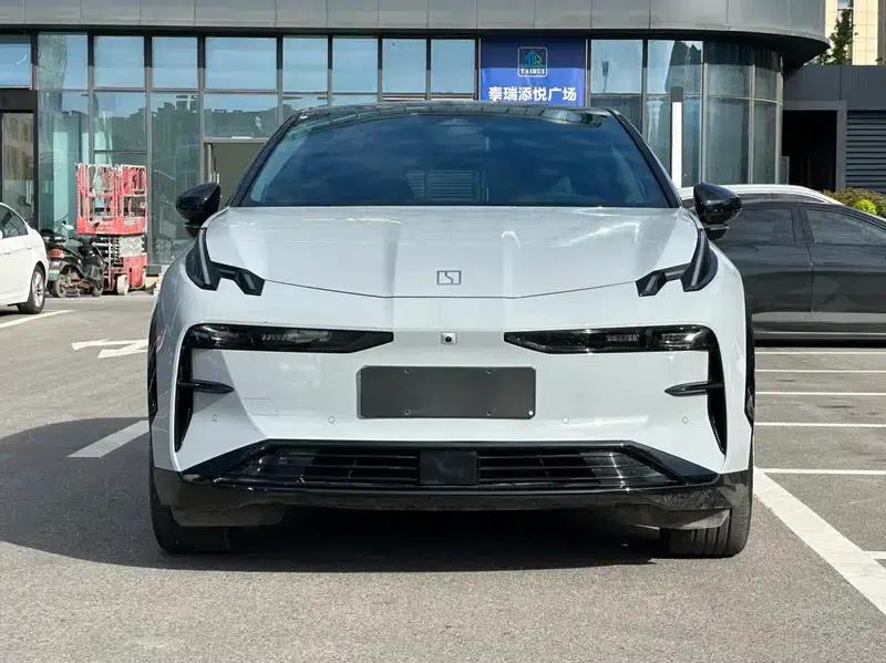 2023 ZEEKR X YOU Edition, Four-Seat Rear-Wheel Drive — миниатюра 2