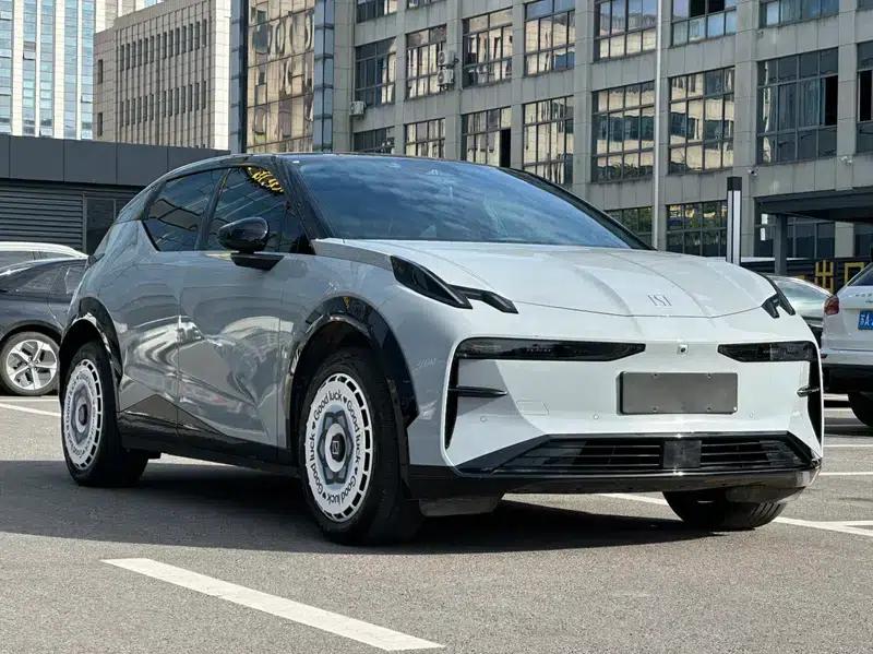 2023 ZEEKR X YOU Edition, Four-Seat Rear-Wheel Drive — миниатюра 3