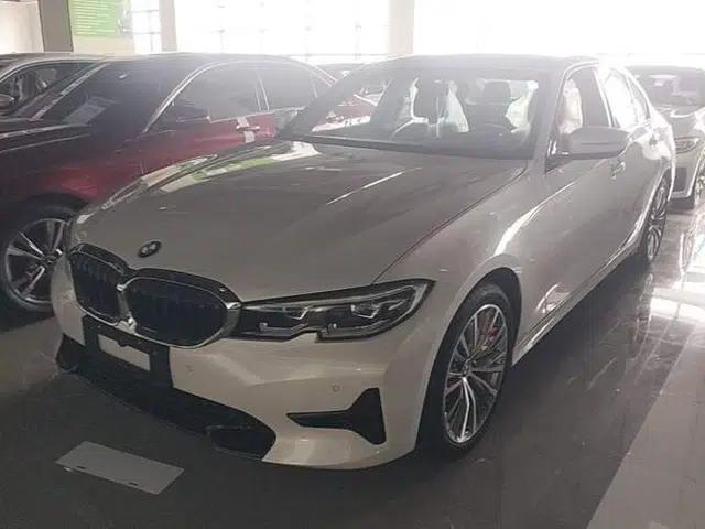 BMW 3 Series 2022 Updated 320i Sport Package
