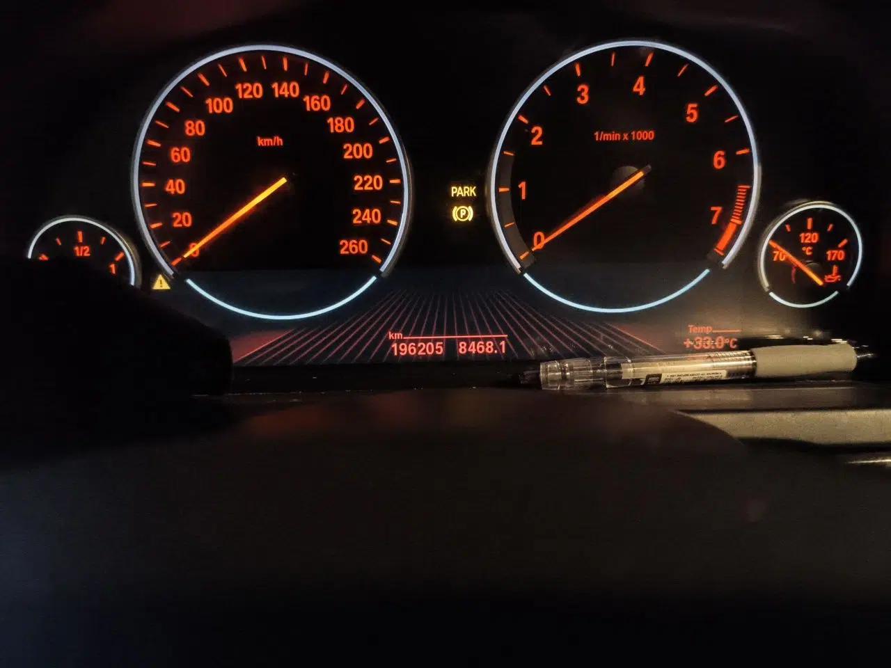 BMW 7 Series 2009 740Li Luxury Model — миниатюра 12