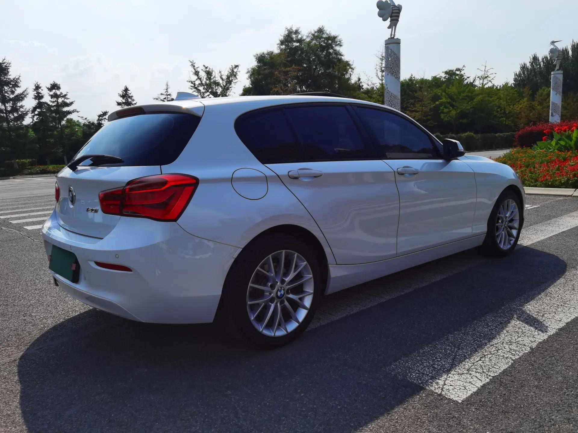 BMW 1 Series 2016 120i Leading Model — миниатюра 6