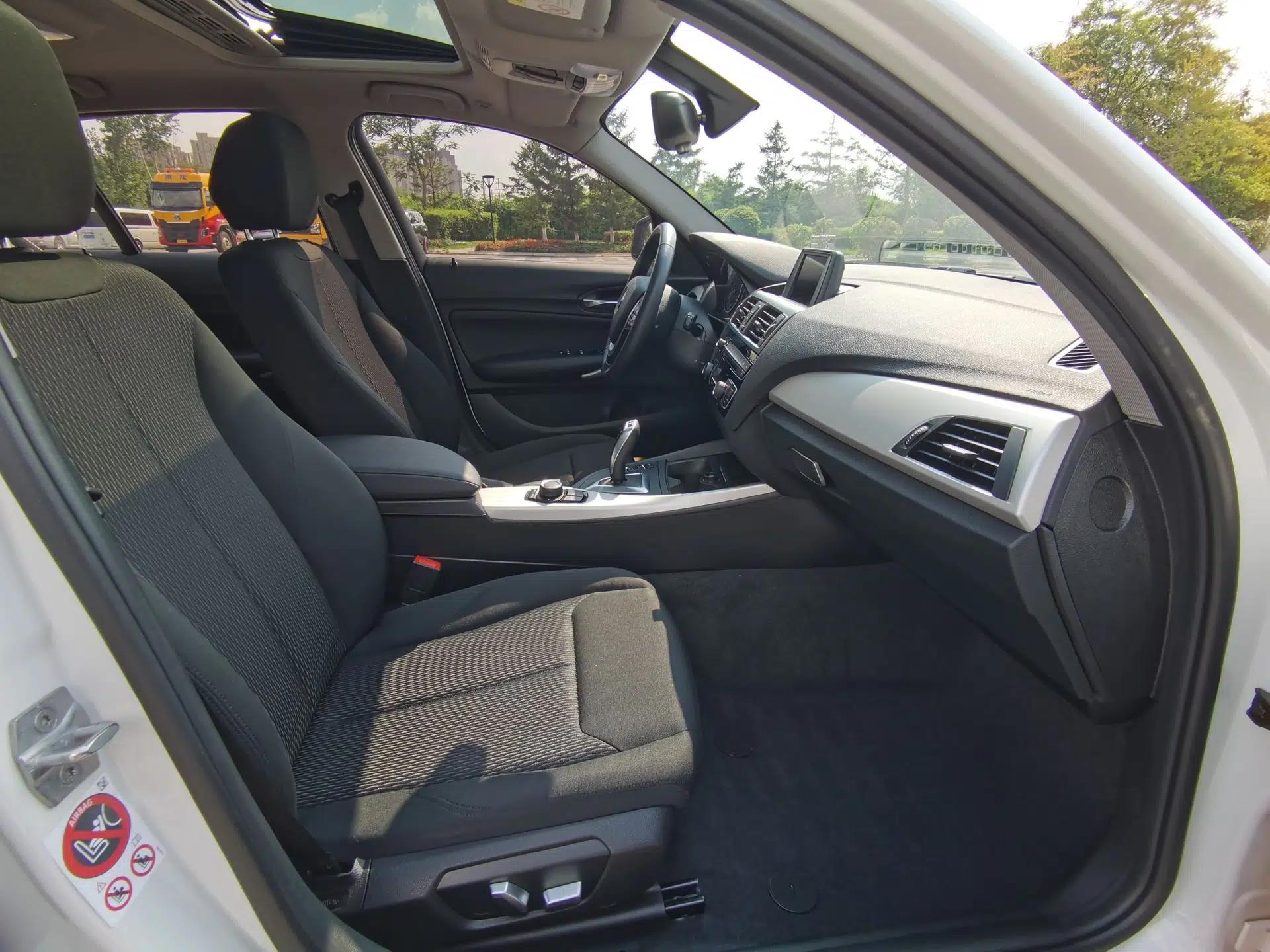 BMW 1 Series 2016 120i Leading Model — миниатюра 10