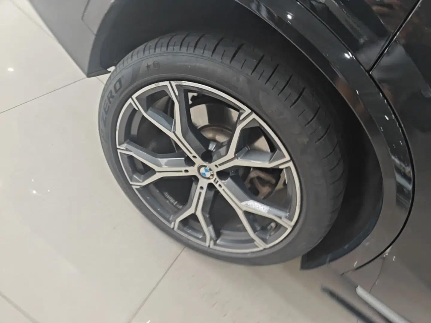BMW X5 2023 xDrive 30Li Luxury M Sport Package — миниатюра 11